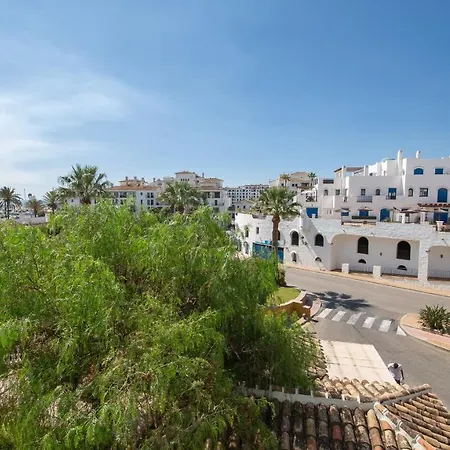 Lovely 2-bed In Marina De La Duquesa Castillo de Sabinillas