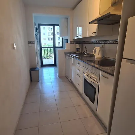 Lovely 2-bed In Marina De La Duquesa *