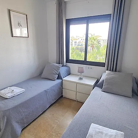 Lovely 2-bed In Marina De La Duquesa
